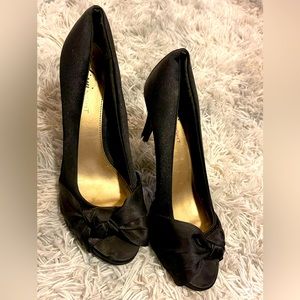 Fioni peep toe, big bow heels
